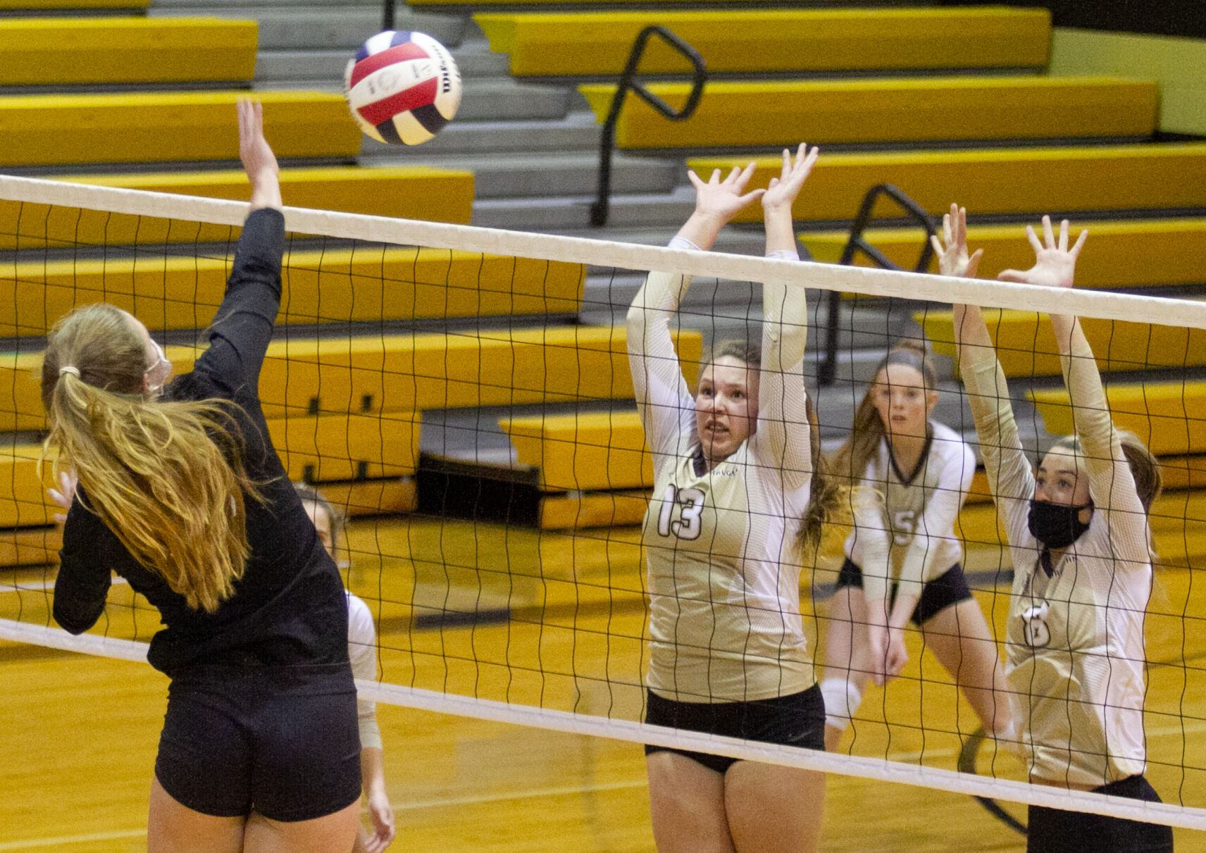 Draughn-Patton vball THU 1.JPG